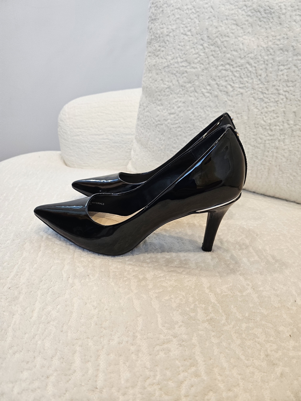 Jones New York Black Patent Pointed Toe Pumps - Classic Gloss - Picture 2 of 10